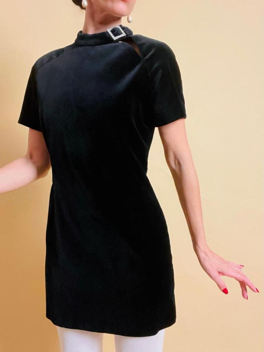Mini dress in velluto nero con fibbia gioiello