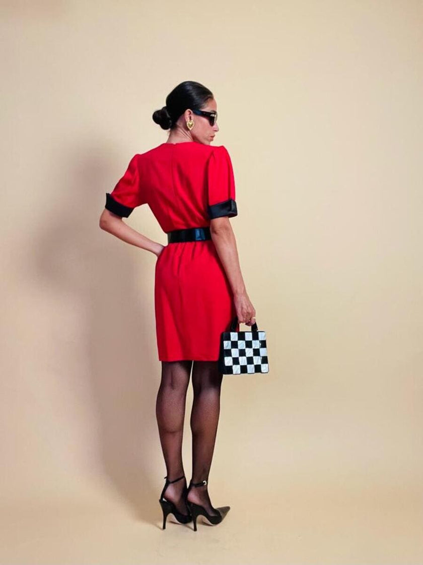 Mini dress rosso con riporti in seta nera 