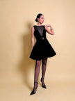 Mini dress sartoriale in velluto nero e organza