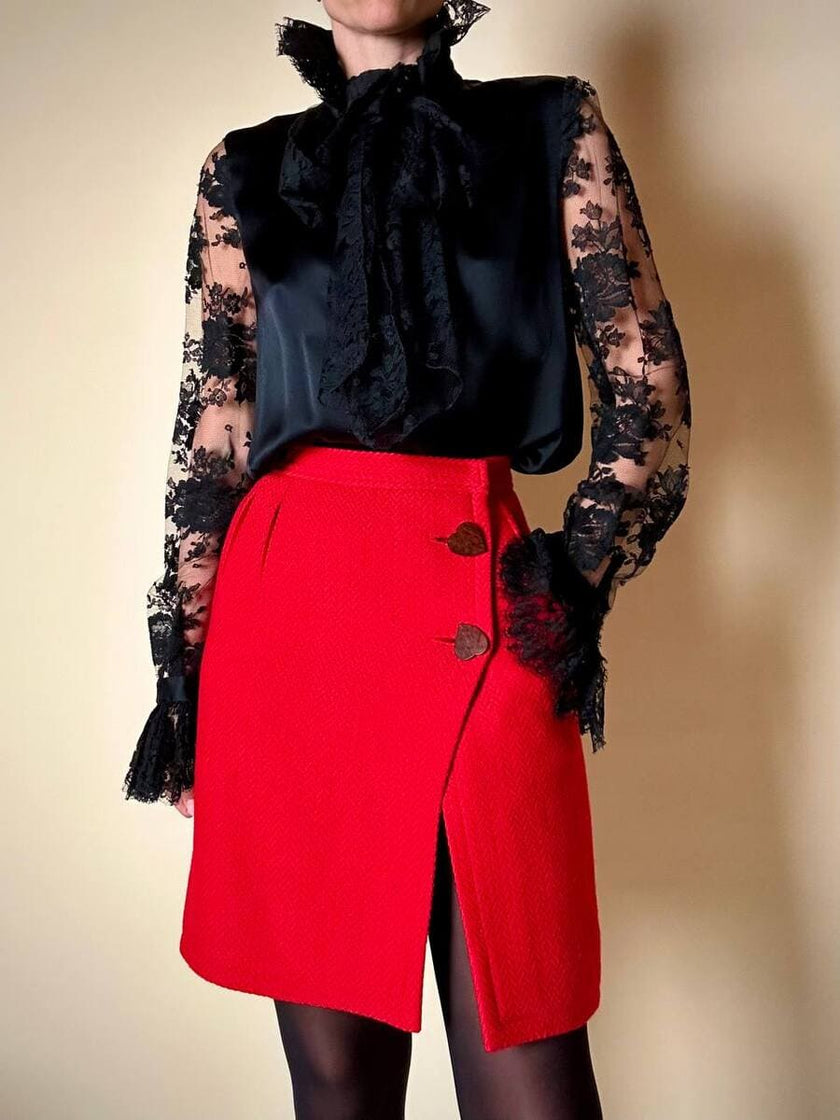 Minigonna a portafoglio in lana rossa con maxi bottoni a cuore “Yves Saint Laurent”