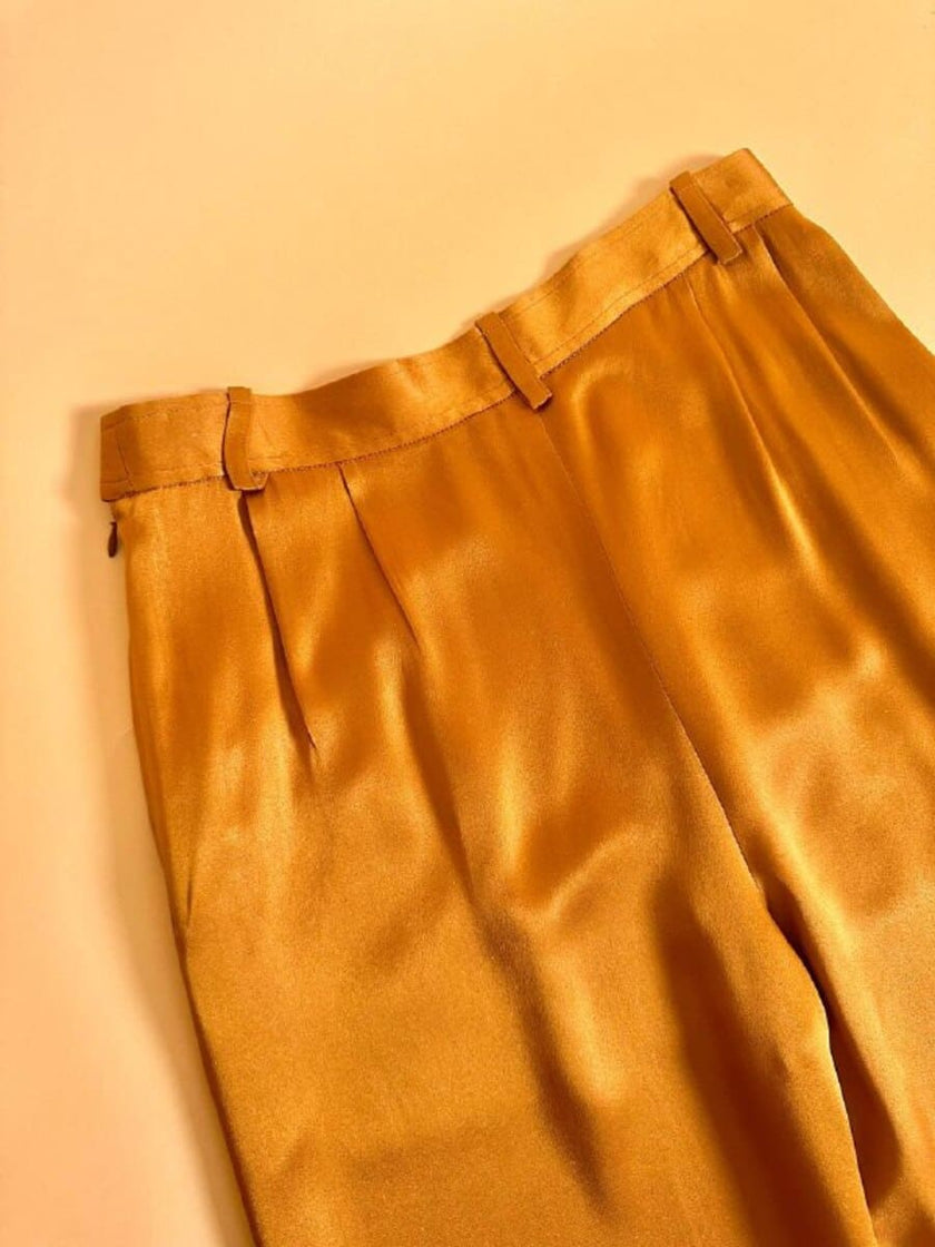 Pantalone a palazzo in cady lucido color ambra 