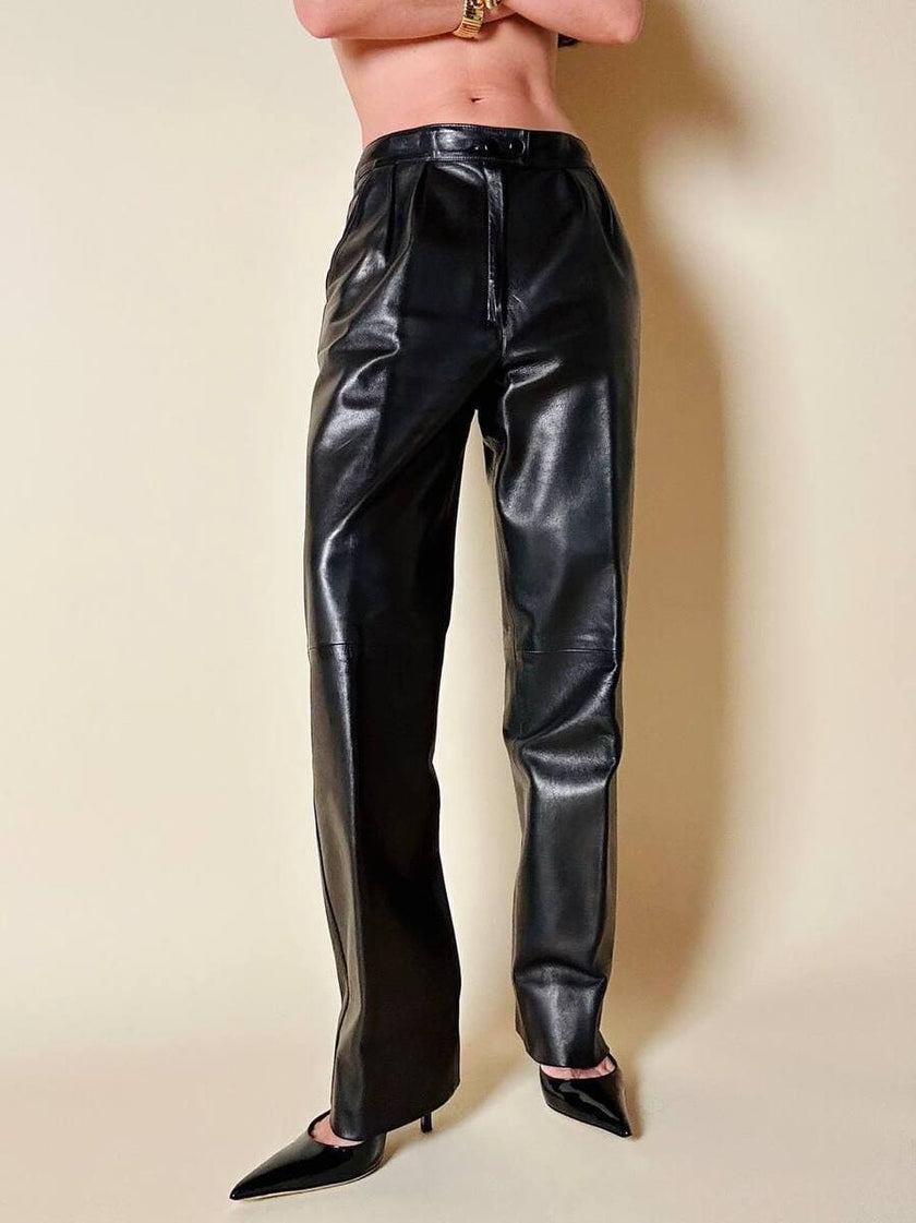 Pantalone in pelle nera con pinces “Oux follies d’Isabel”