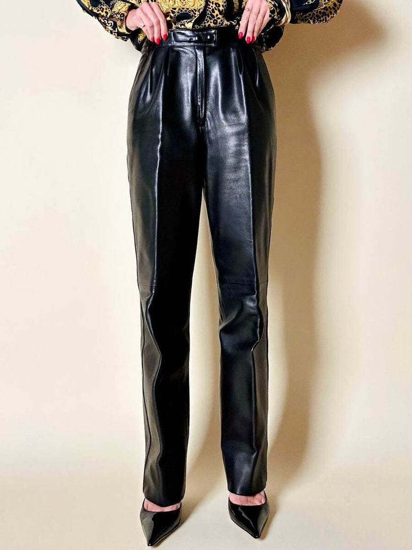 Pantalone in pelle nera con pinces “Oux follies d’Isabel”