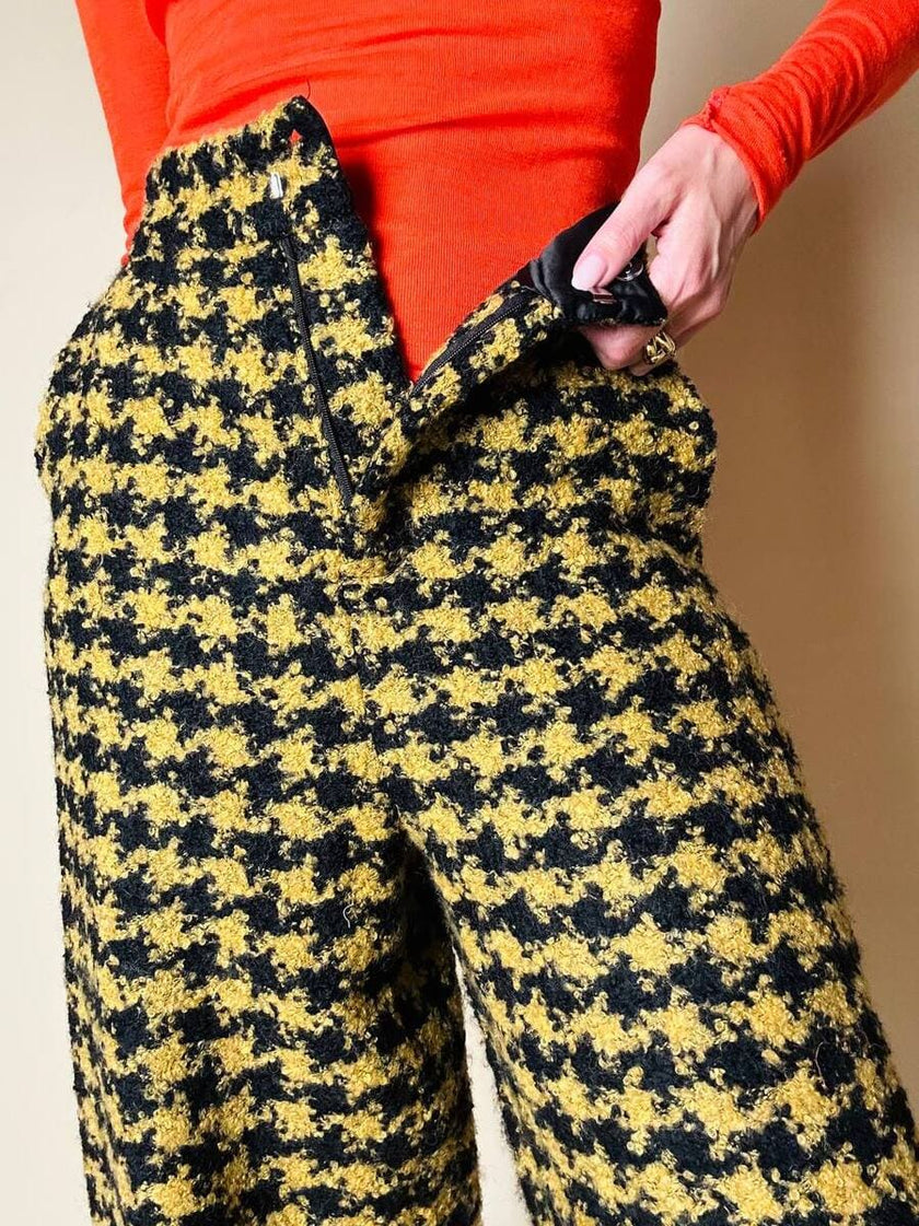 Pantalone a palazzo giallo e nero in lana bouclé fantasia pied de coque “Weili Zheng”