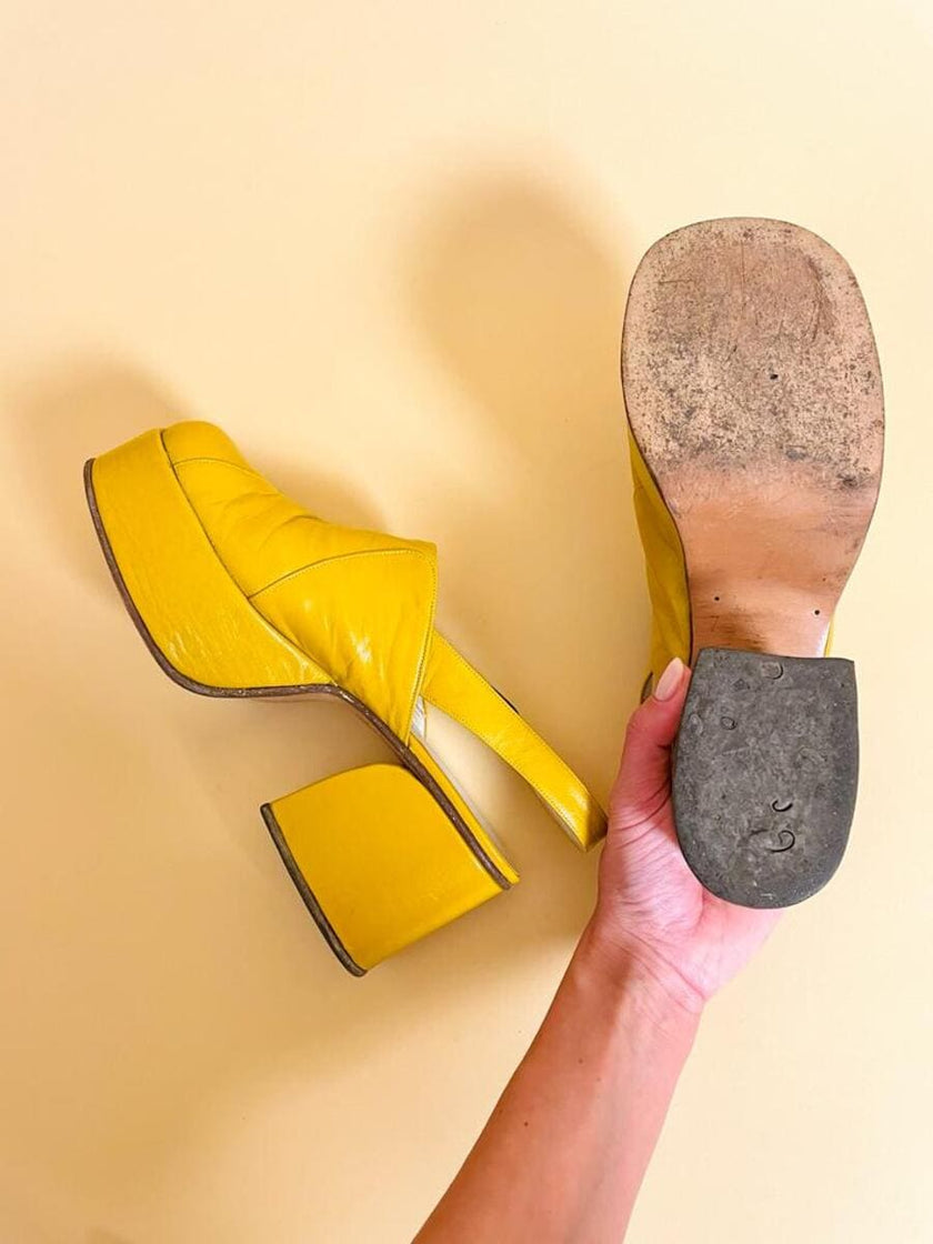 Sabot con platform in pelle giallo senape
