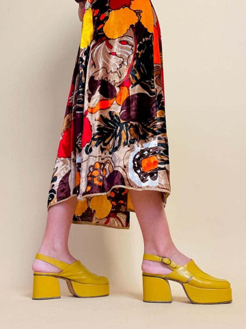 Sabot con platform in pelle giallo senape