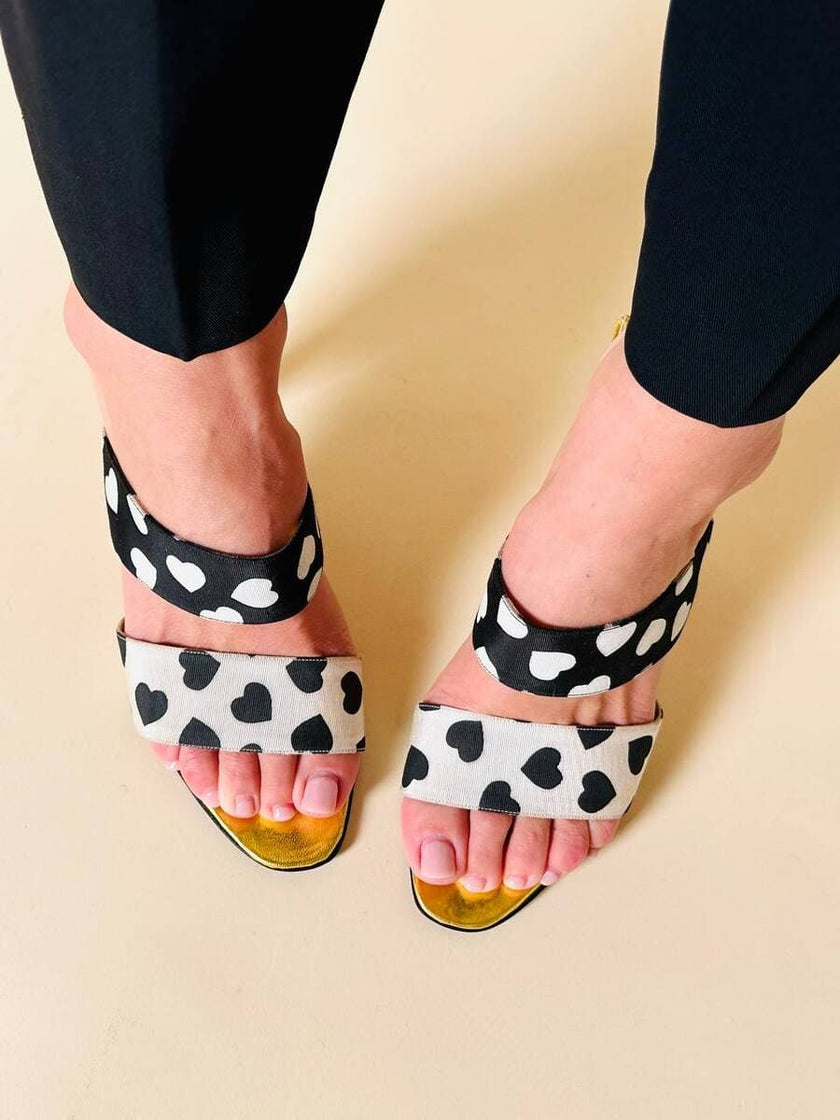 Sandali a due fasce in gros grain stampa cuori “Andrea Pifster Couture”