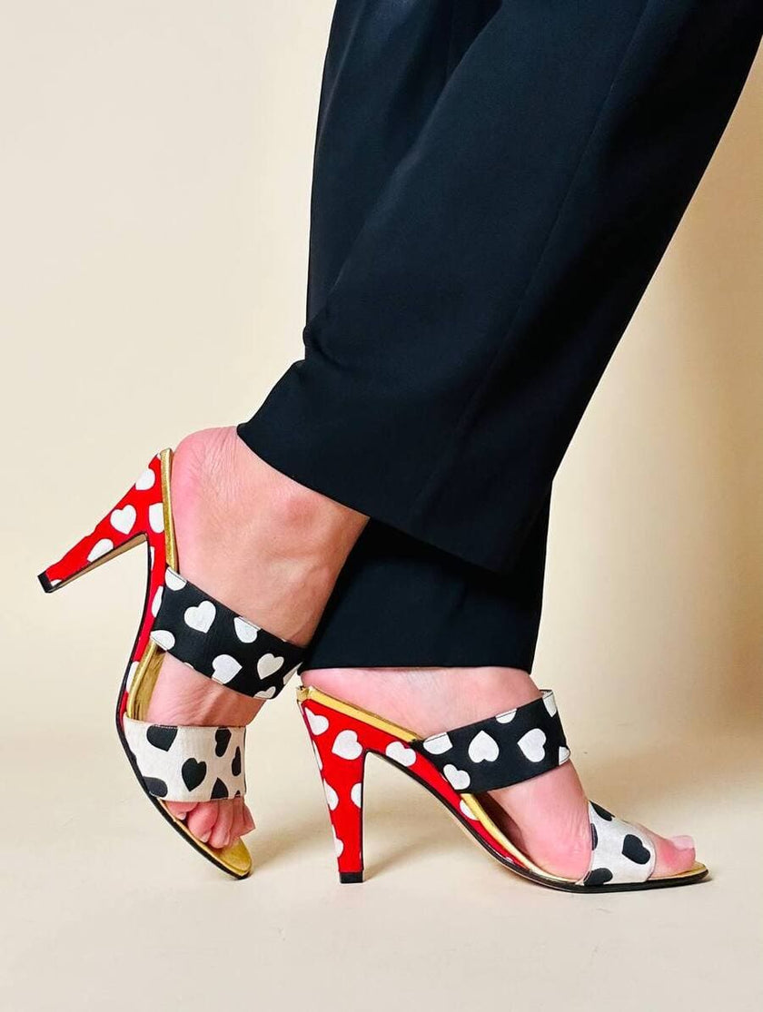 Sandali a due fasce in gros grain stampa cuori “Andrea Pifster Couture”