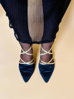 Scarpe in raso nero e pelle oro 