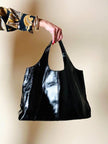 Shopping bag in vernice nera