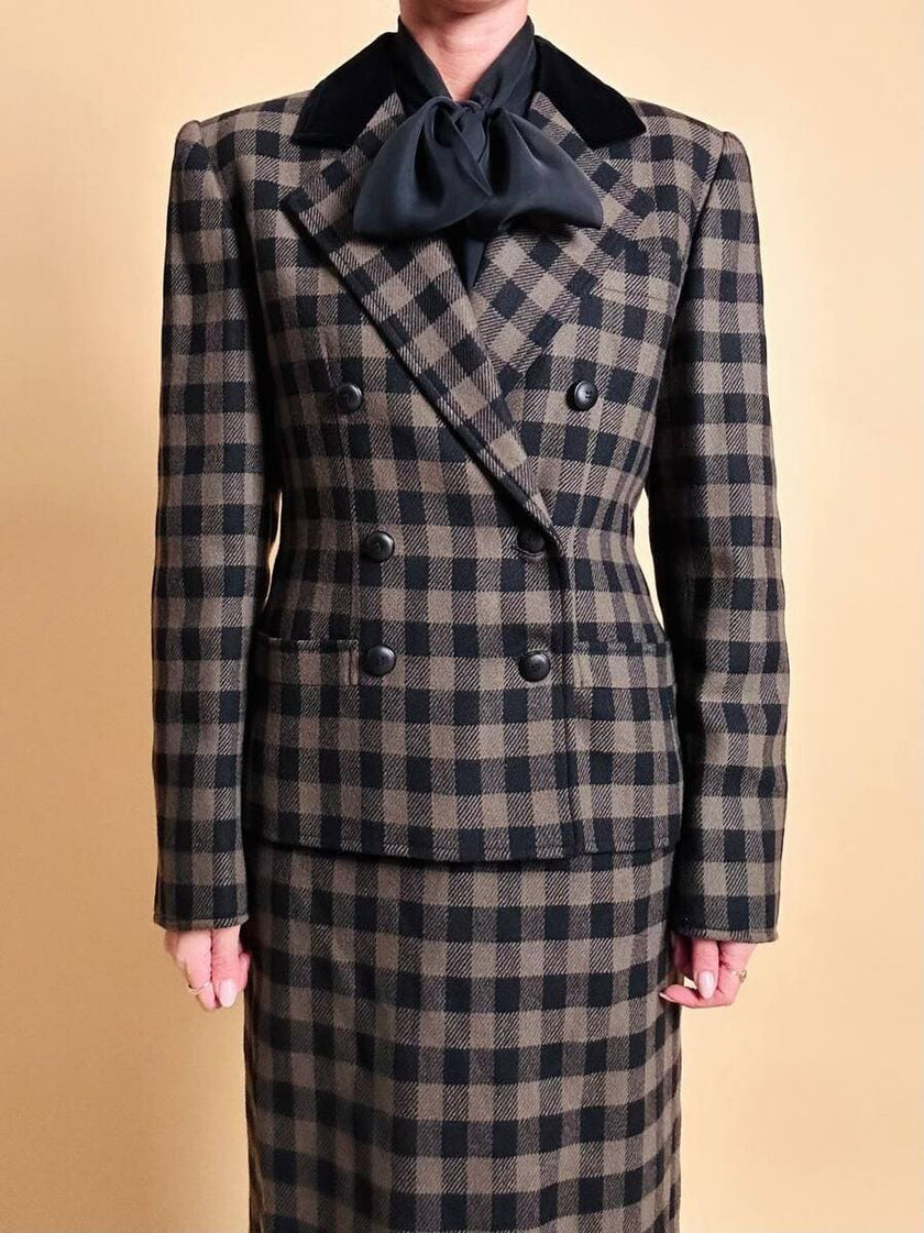 Tailleur “Yves Saint Laurent” in lana a scacchi neri e fango con riporti di velluto