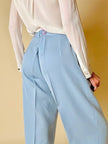 Tailleur giacca/pantalone in fresco di lana celeste “Guy Laroche”