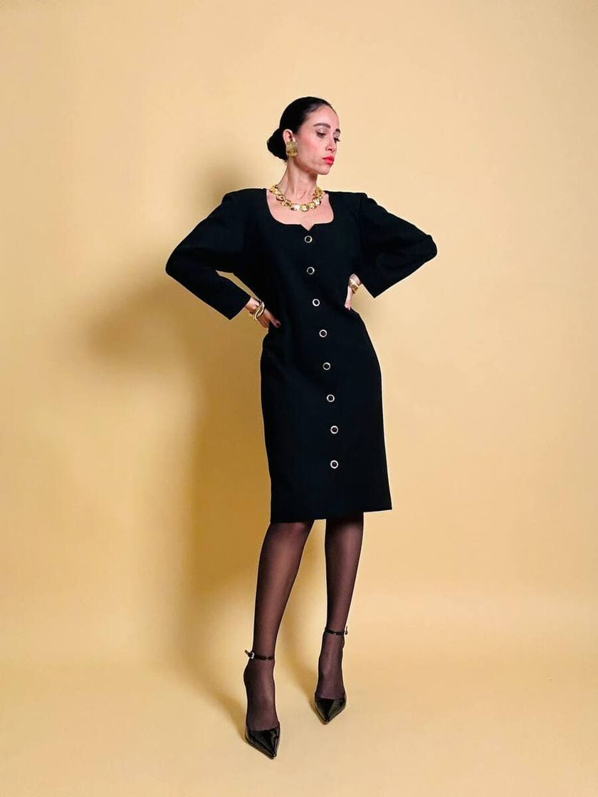 Petite robe noire avec boutons bijoux « Yves Saint Laurent »