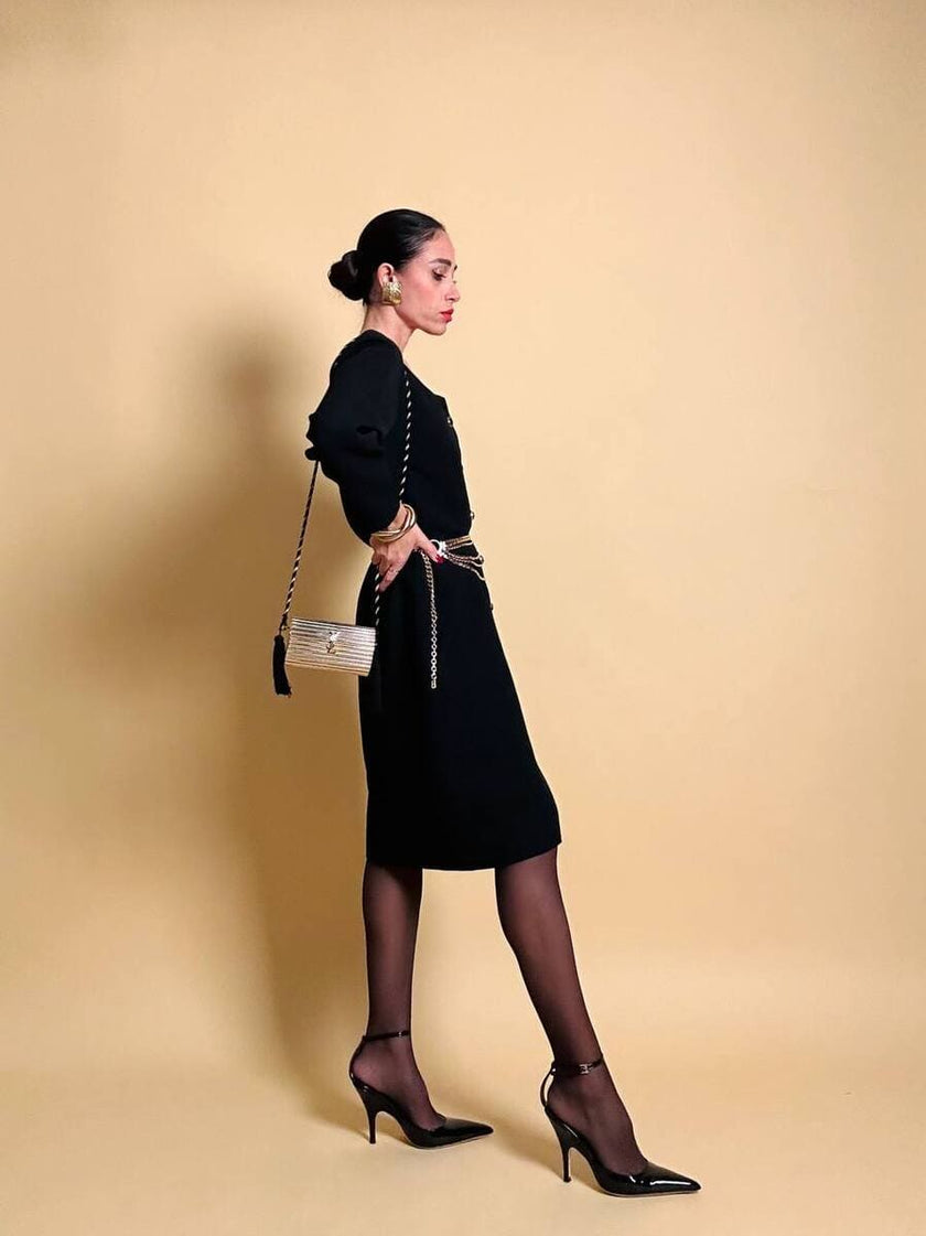 Petite robe noire avec boutons bijoux « Yves Saint Laurent »
