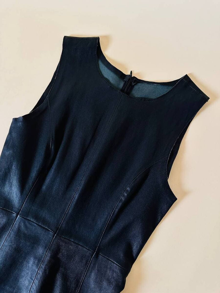 Tubino smanicato in pelle nera stretch
