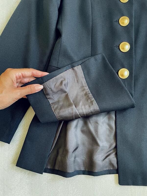 Blazer Yves Saint Laurent blu navy con maxi bottoni oro