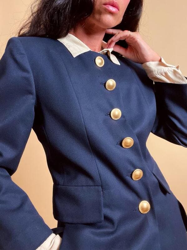Blazer Yves Saint Laurent blu navy con maxi bottoni oro