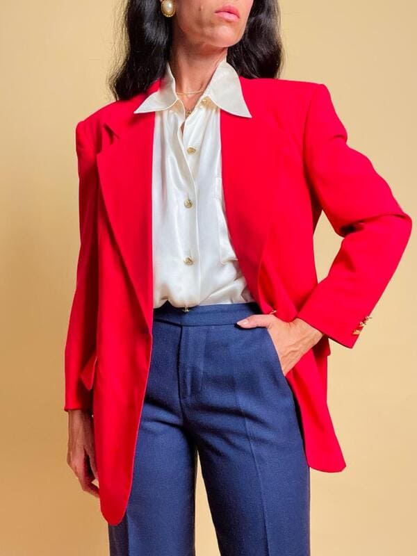 Blazer in seta rossa con bottoni oro