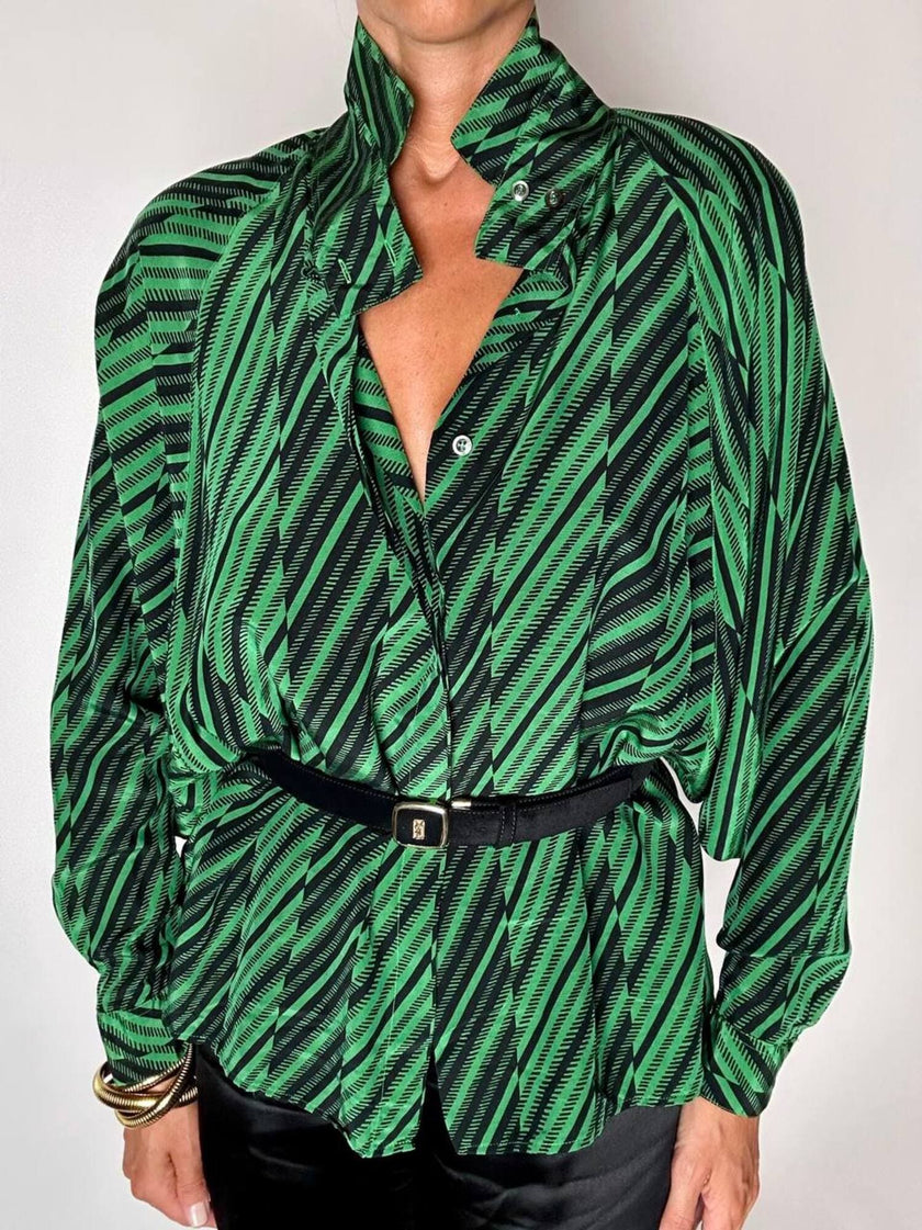 Camicia vintage in fresco di lana e seta verde smeraldo con fantasia grafica astratta