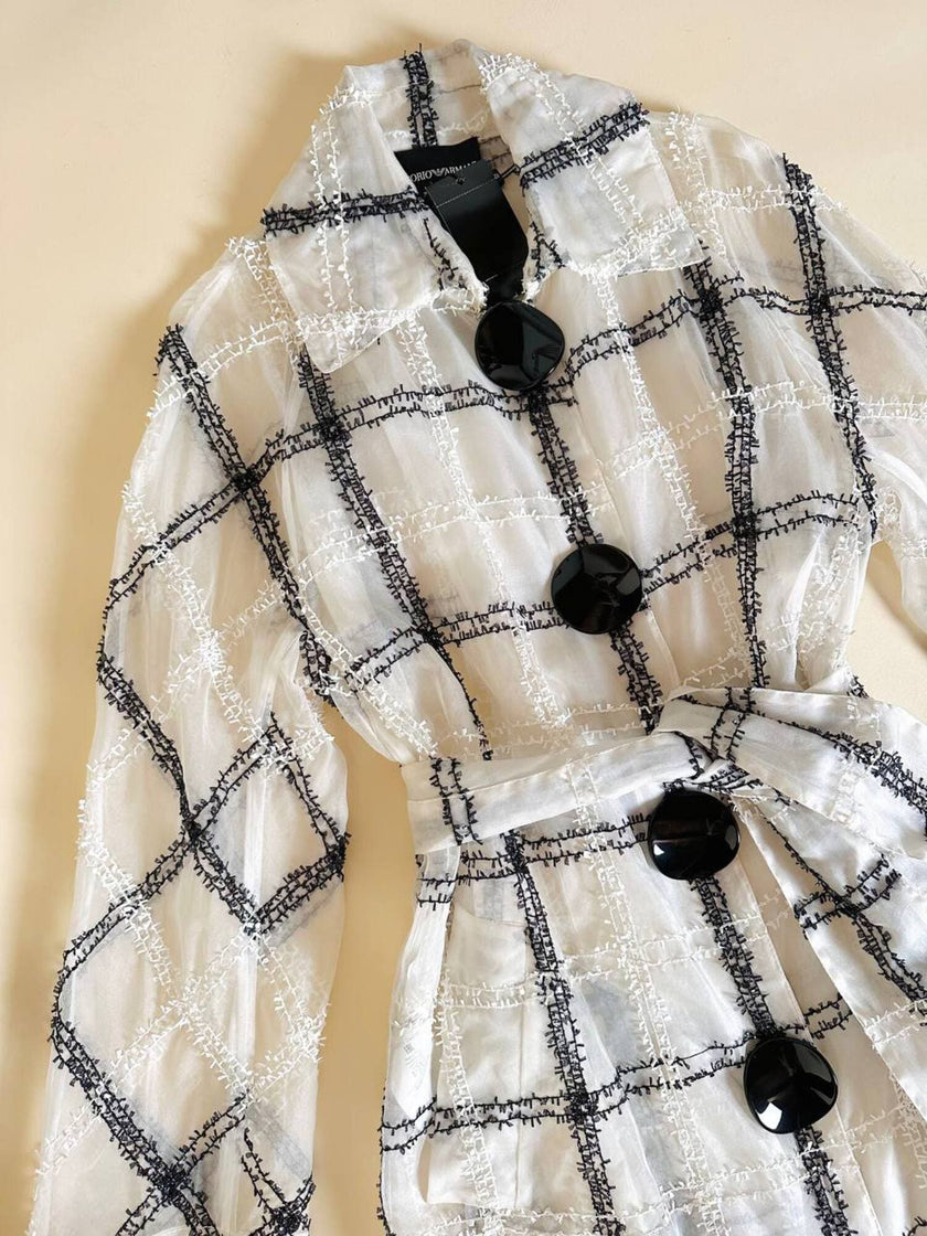 Trench lungo in organza di seta bianca operata con maxi bottoni neri “Emporio Armani”