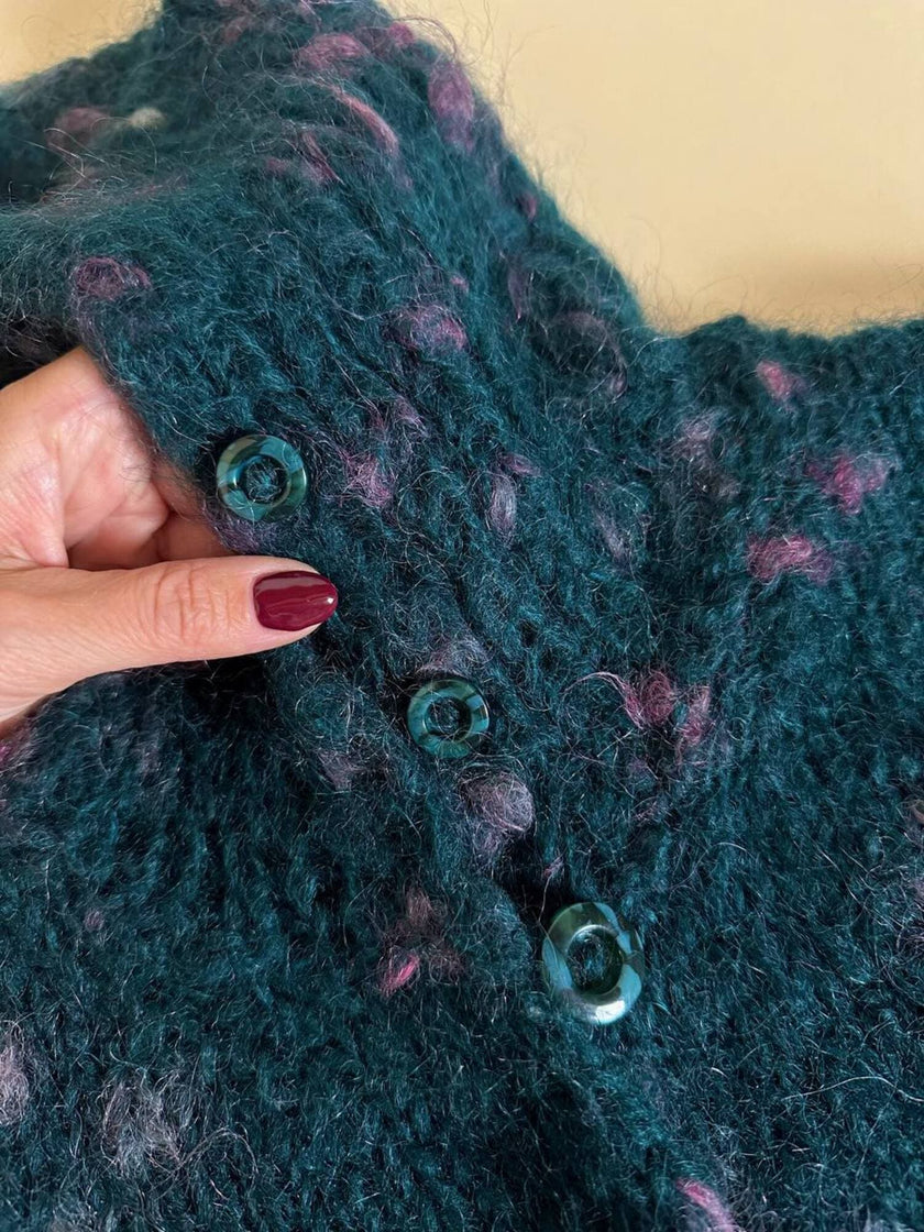 Cardigan in lana bouclé verde bottiglia con lavorazione bottonata multicolor