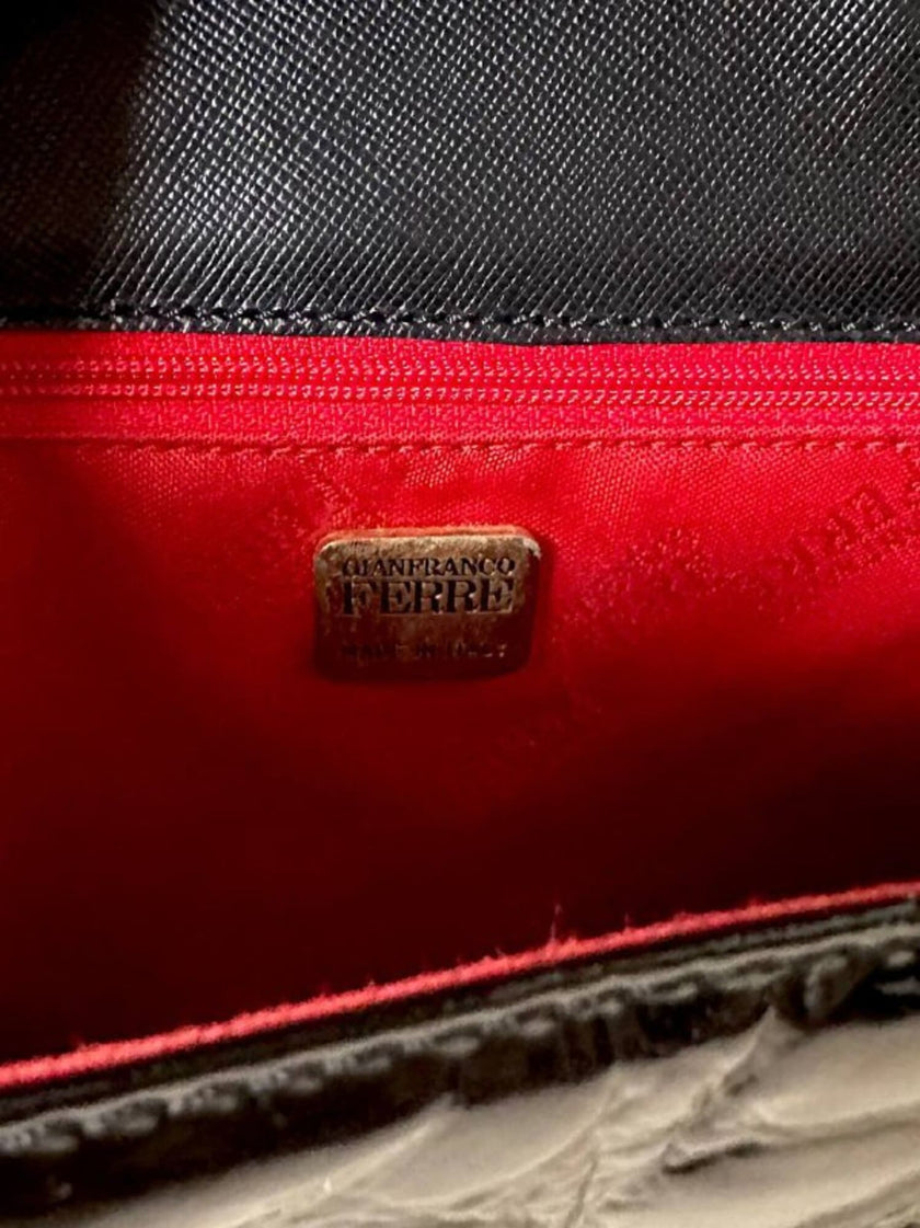 Borsa in pelle nera lucida stampa cocco “Gianfranco Ferré”