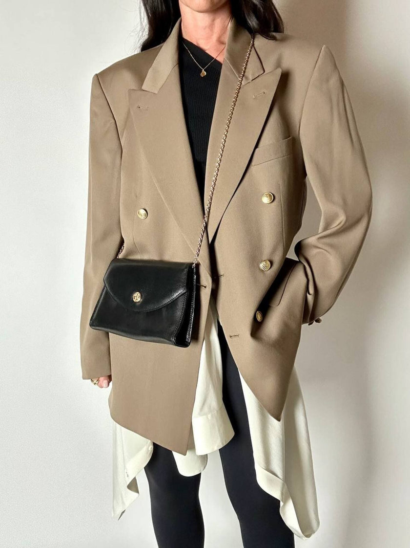 Blazer vintage Yves Saint Laurent in lana cachi doppiopetto con bottoni logati oro