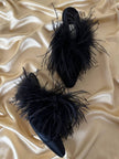 Sabot in raso di seta nero e piume di struzzo