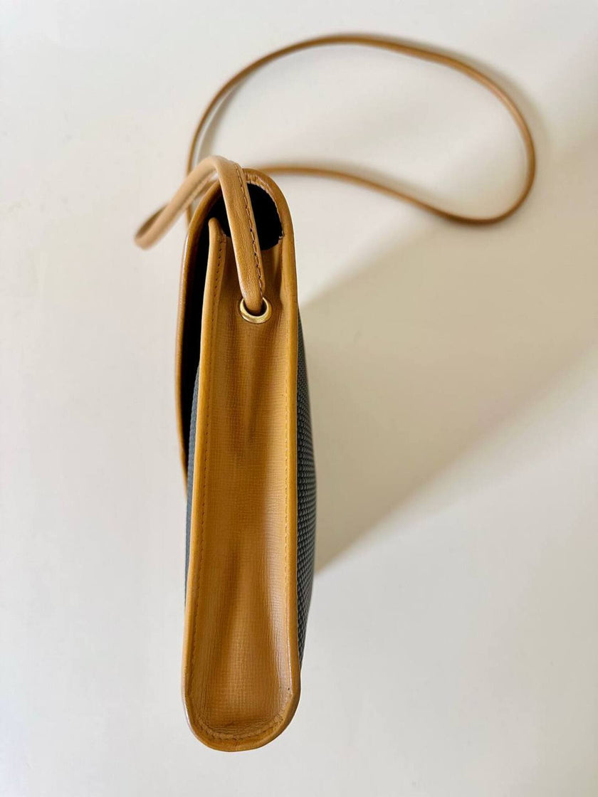 Borsa bandoulière Yves Saint Laurent in tessuto tramato nero con dettagli in pelle cuoio