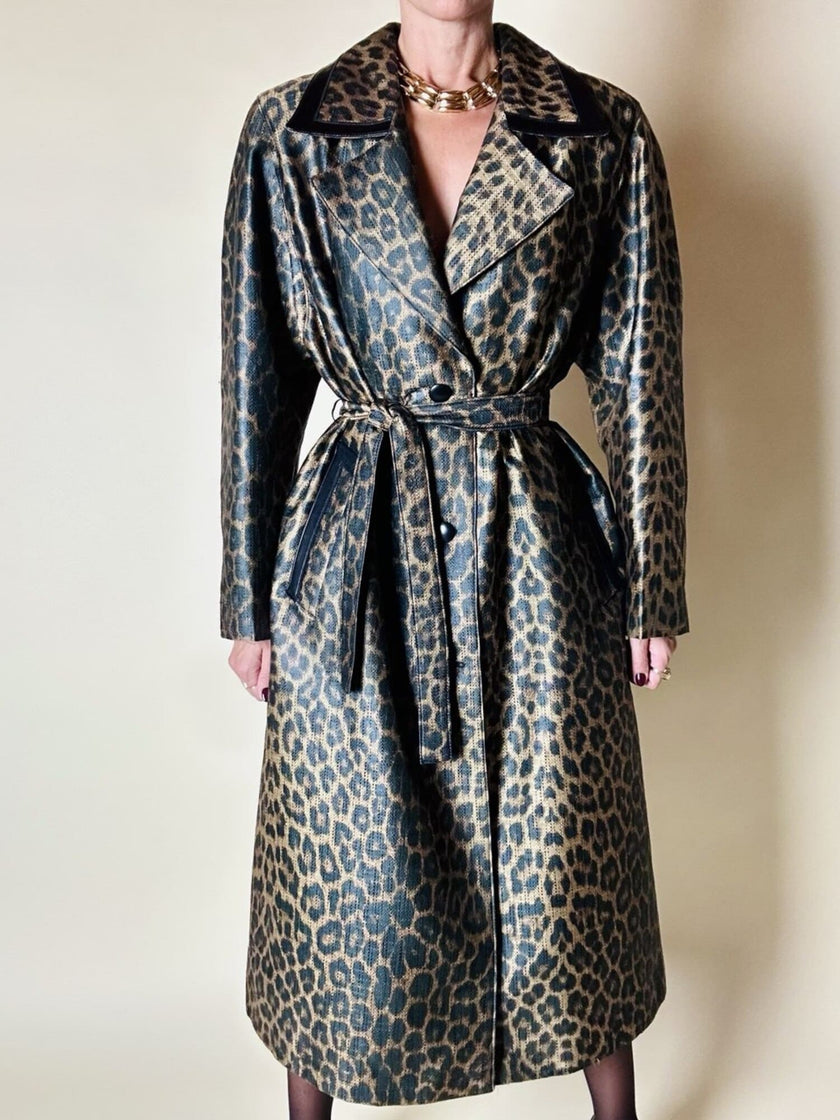 Trench leopardato MikLanD con cintura in coordinato e riporti in pelle nera