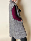 Gilet lungo doppiopetto in tweed a spina di pesce bianco e marrone