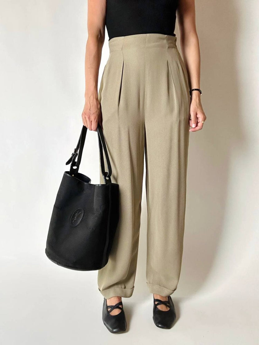Secchiello vintage Yves Saint Laurent in tessuto nero millerighe con riporti in pelle