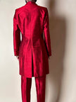 Tailleur pantalone rosso in shantung di seta grezza