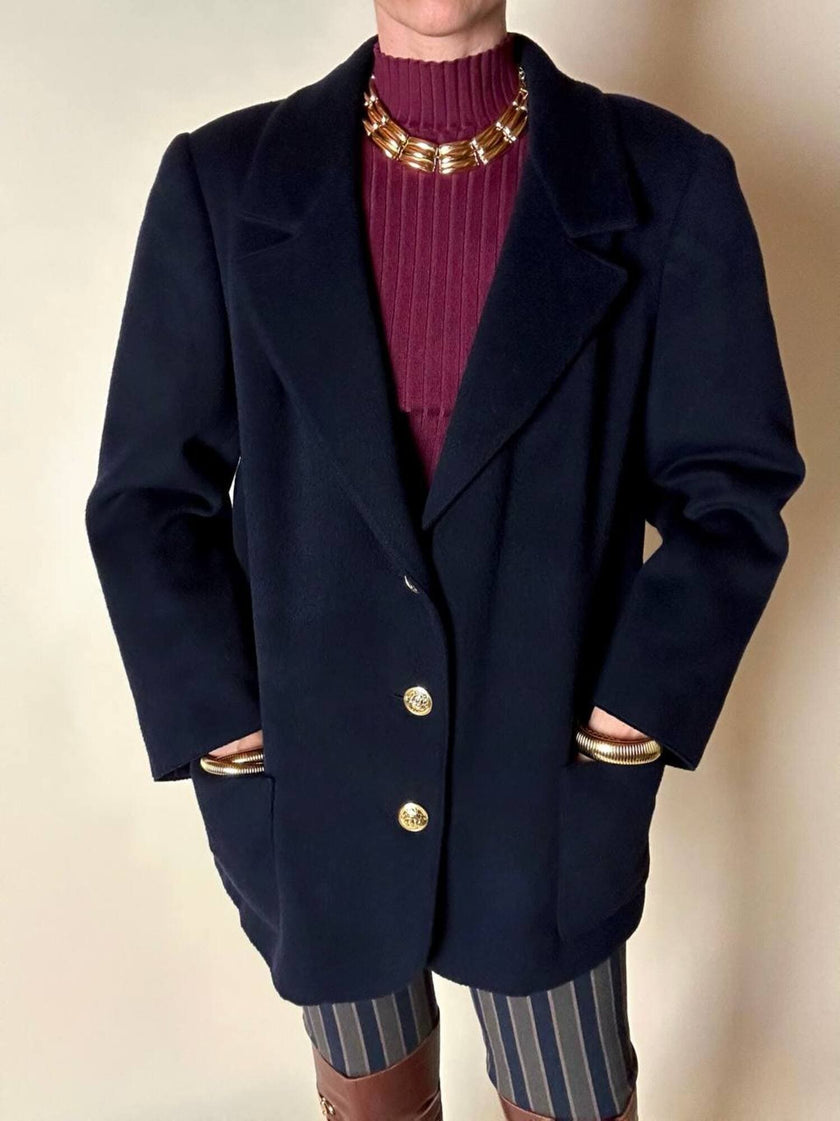 Blazer in lana e cachemire blu notte con bottoni gioiello dorati con testa di medusa