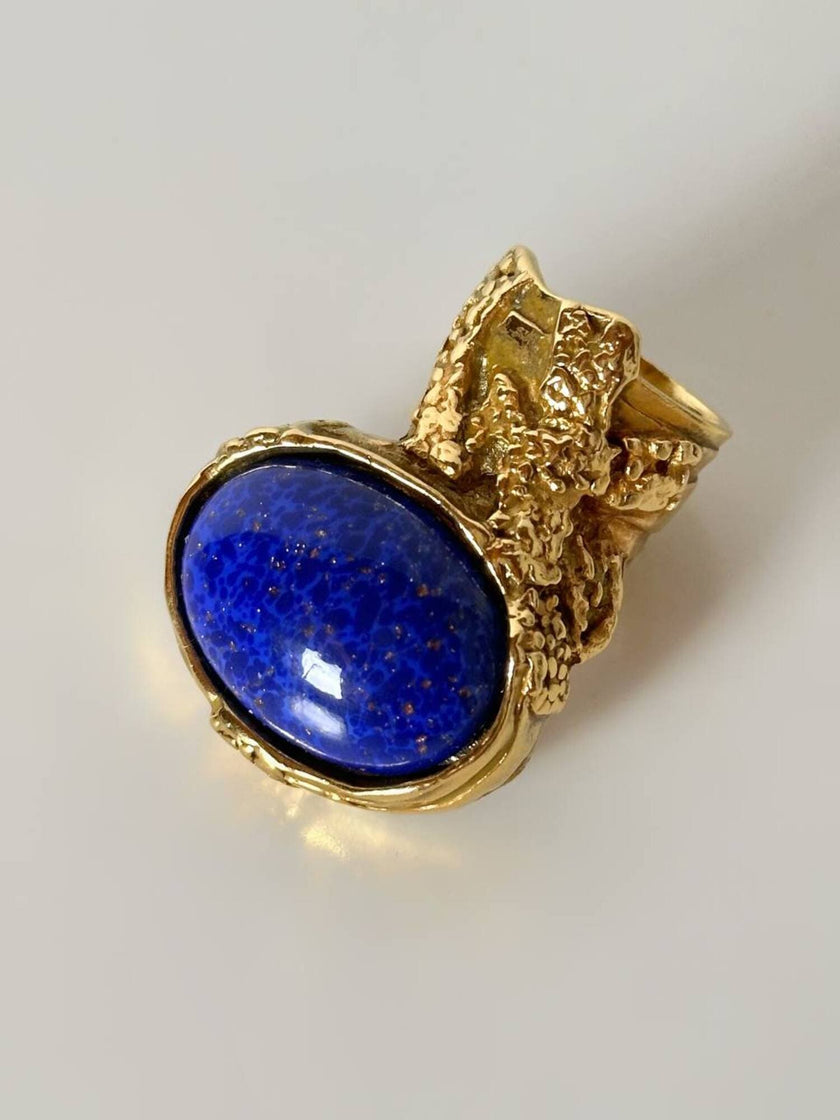 Anello Yves Saint Laurent Arty Ring con cabochon blu effetto Lapislazzuli