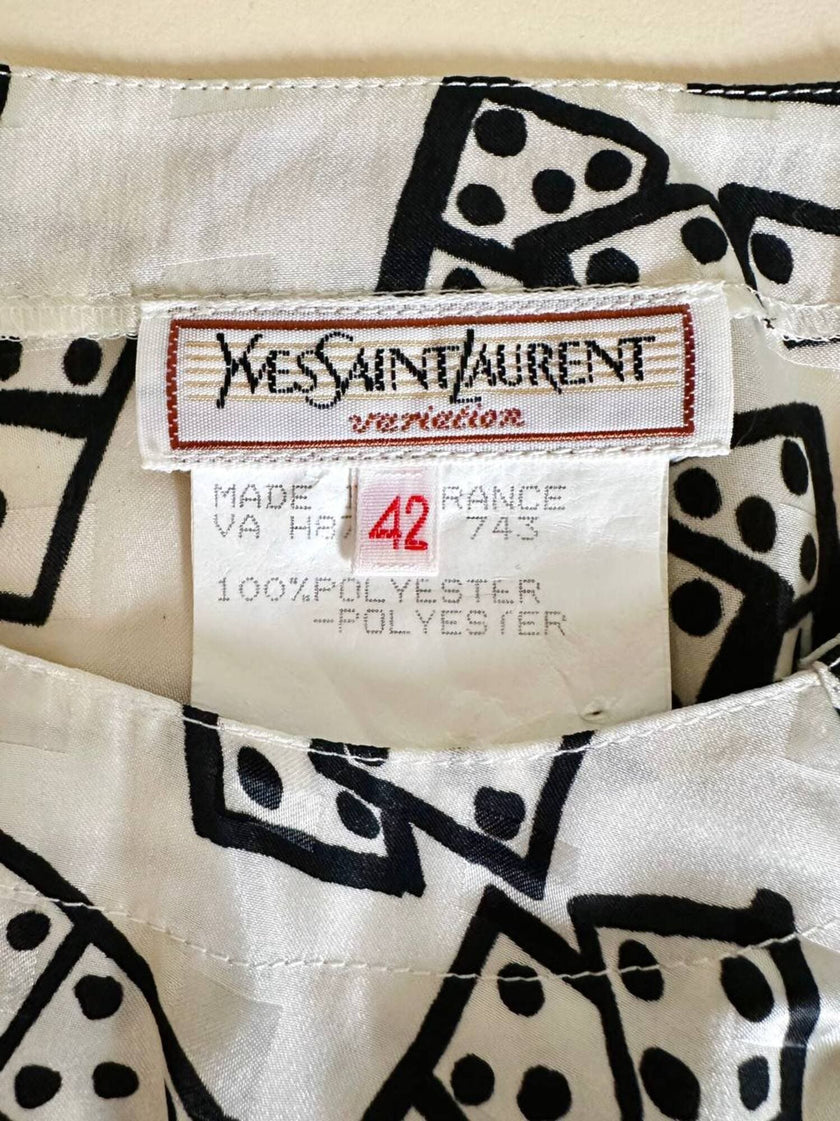 Blusa Yves Saint Laurent in tessuto jacquard bianco e nero fantasia Domino