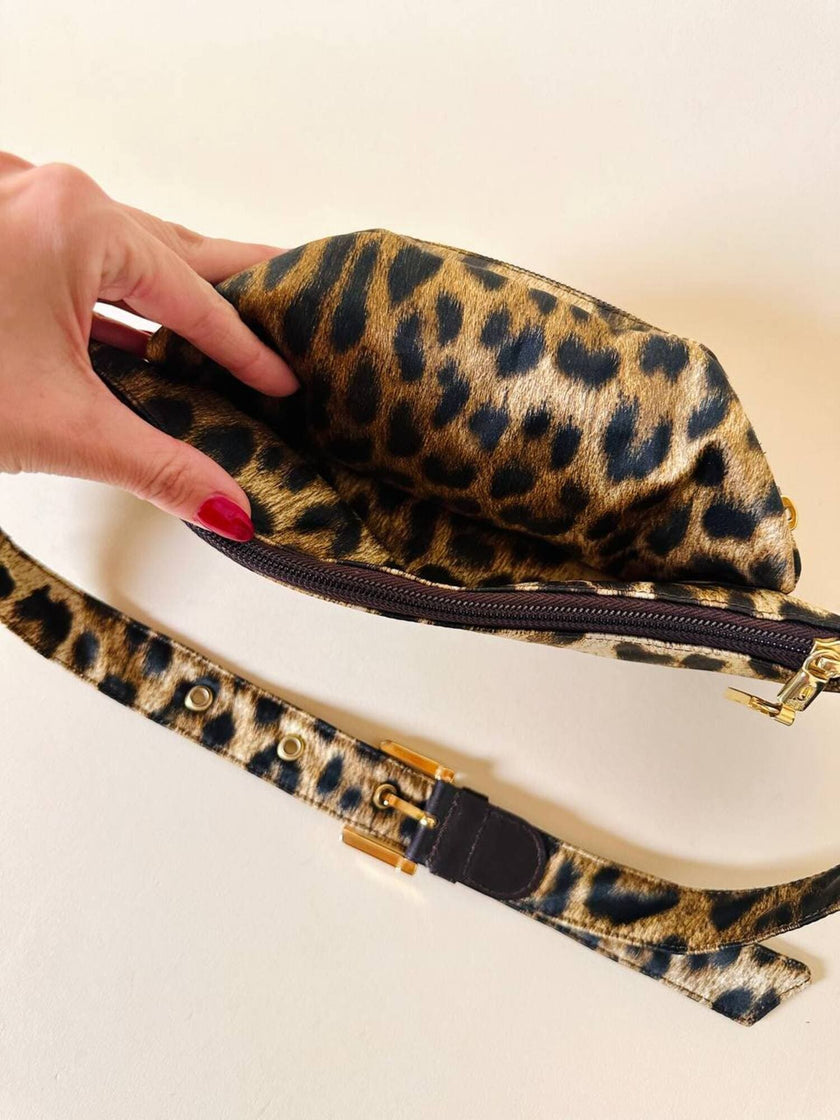 Marsupio in raso leopardato “Moschino”
