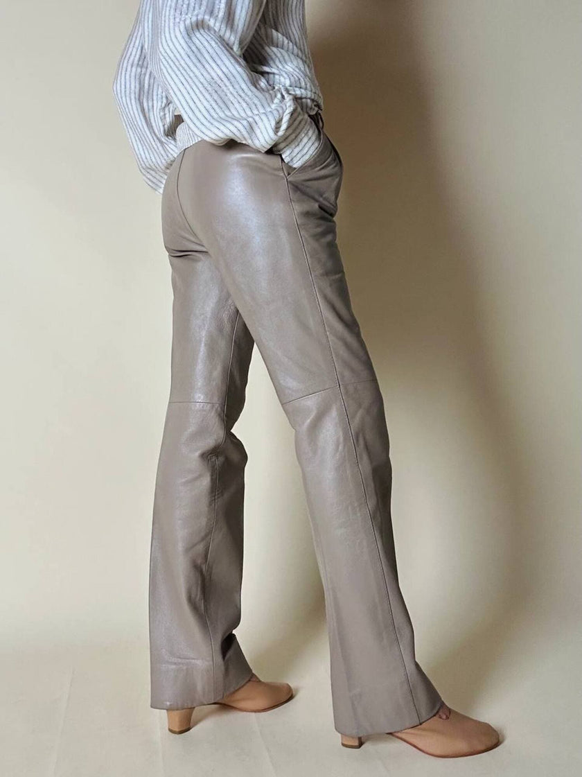 Pantalón de tiro alto de piel color crema “Grandinetti”