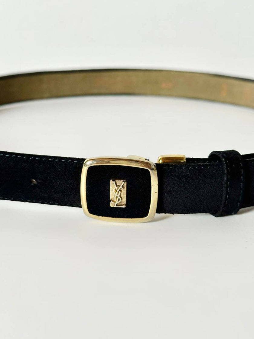 Cintura vintage Yves Saint Laurent in camoscio nero con fibbia logata