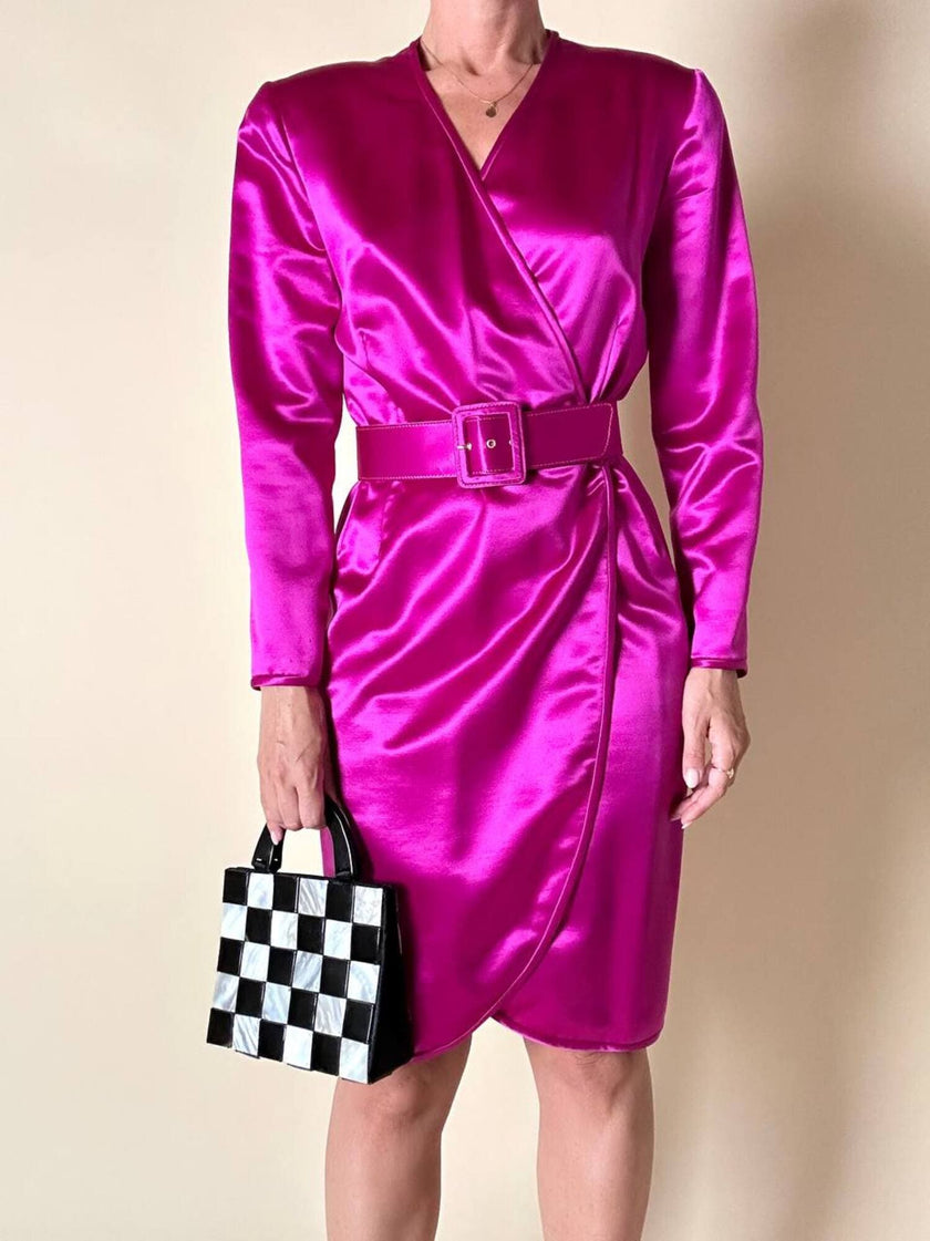 Wrap dress in raso ciclamino con cintura in coordinato “Sartoria Oriana Neri”