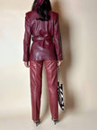 Pantalone in pelle mattone rosato a vita alta con pince e cintura in coordinato La Matta