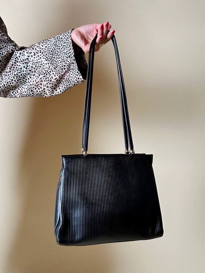 Borsa in pelle nera con lavorazione canneté “Karl Lagerfeld”