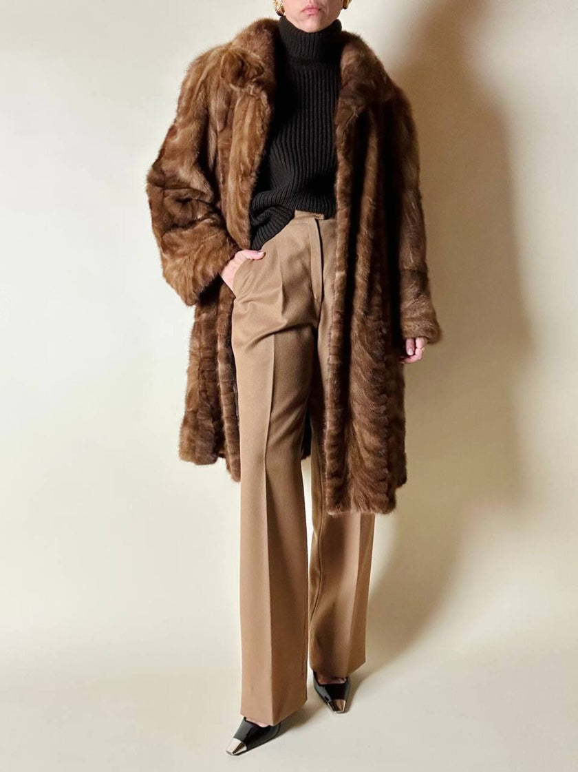 Cappotto vintage in pelliccia di visone marrone chiaro con lavorazione a pannelli
