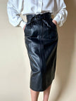 Gonna longuette vintage in pelle nera con cinturini regolabili in vita