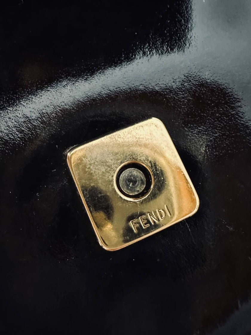 Borsa vintage Fendi con cuciture concentriche e tracolla in catena