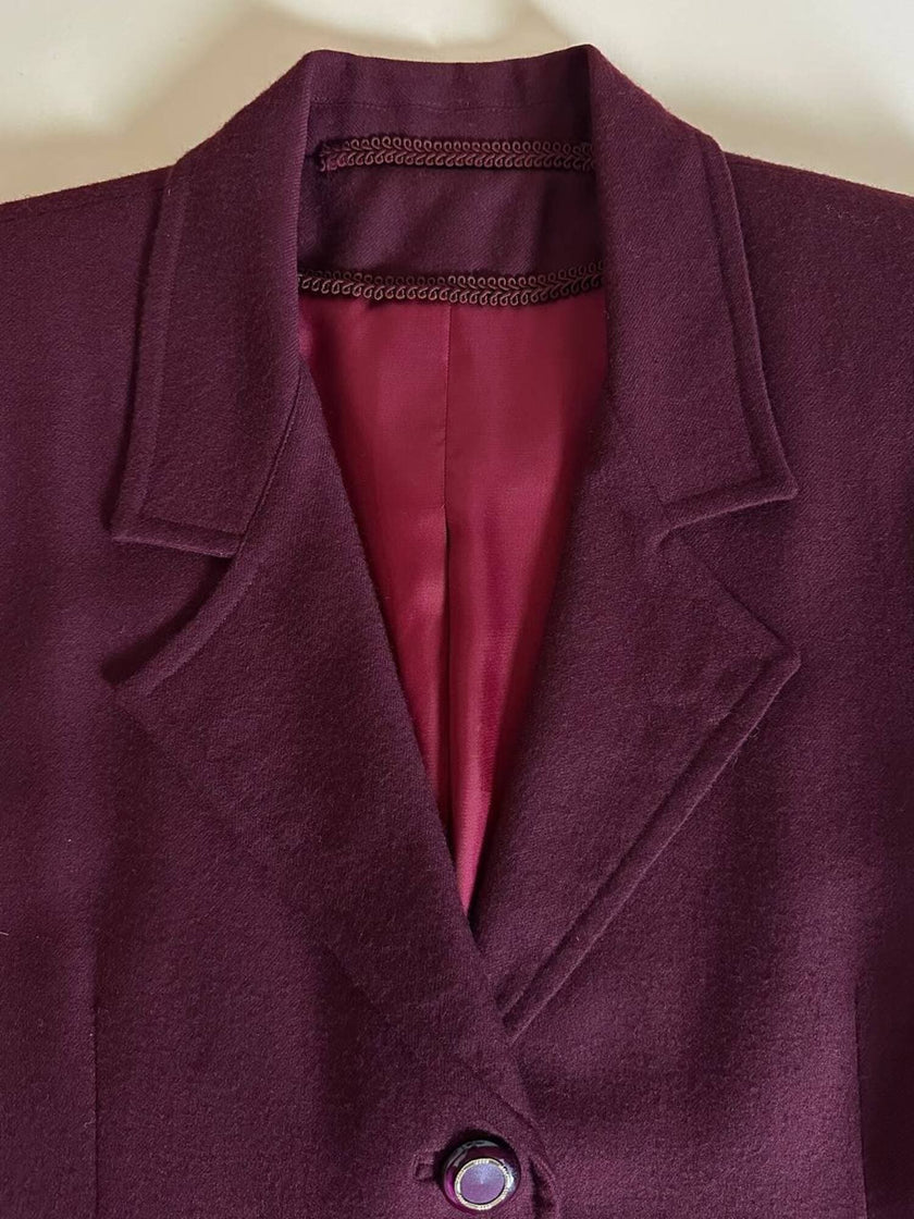 Blazer sartoriale in rasato di lana bordeaux con bottoni gioiello