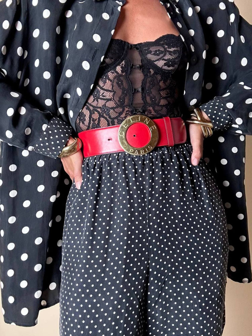 Cintura alta in pelle rossa con fibbia rotonda dorata “Celine”
