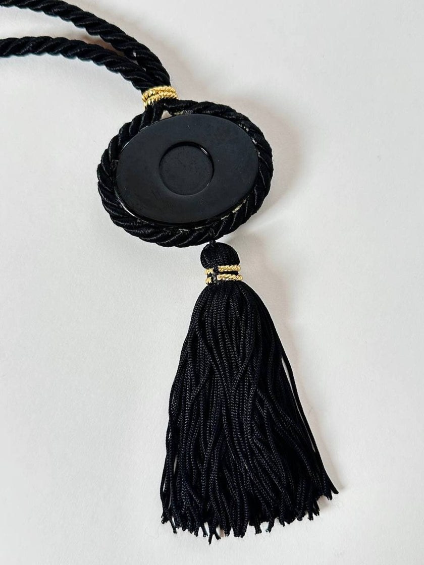 Vintage-Halskette aus schwarzer Spiralkordel mit Schmuckanhänger und Couture-Quaste