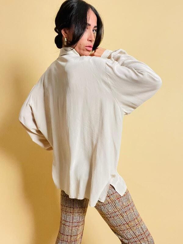 Camicia oversize in seta color polvere
