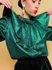 Camicia con volant in tessuto lamé verde smeraldo